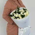 25 White Roses In White